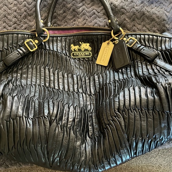 Black coach shoulder bag - Picture 1 of 6